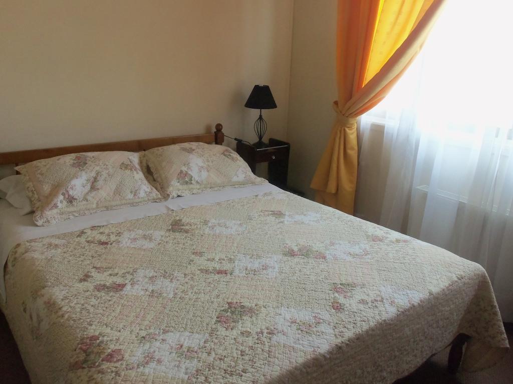 Hostal Joshiken Punta Arenas Exteriör bild