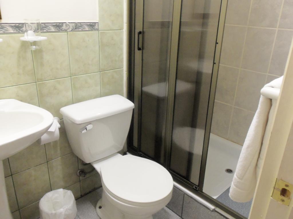 Hostal Joshiken Punta Arenas Exteriör bild